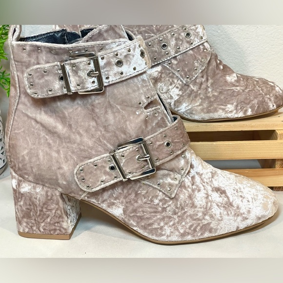 Rebecca Minkoff “Logan” Crushed Velvet Light Blush Dusty Rose Ankle Boots | NWT - Picture 2 of 16